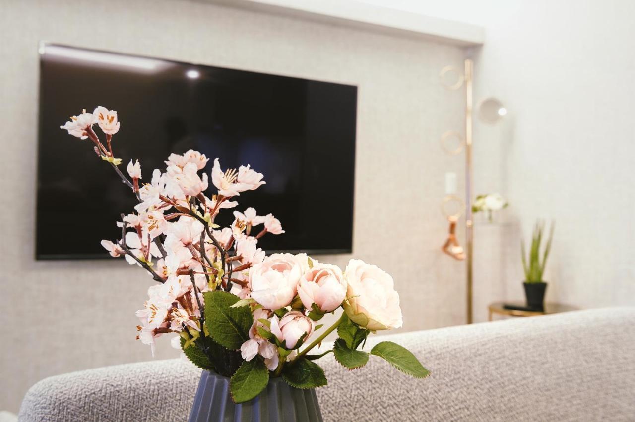 Cherry Blooming Tokyo- All Suite Boutique Hotel 东京伊樱里-中央区全套房艺术酒店 מראה חיצוני תמונה